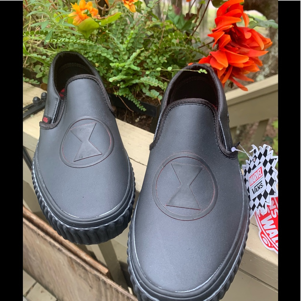 ⭐️NWT Marvel Vans Black Widow Sz6 Men Sz 7.5 Women⭐️